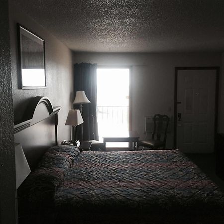 Country Inn Bolivar מראה חיצוני תמונה